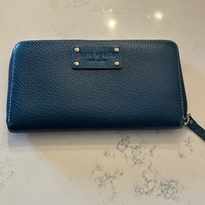 Kate Spade zipper wallet